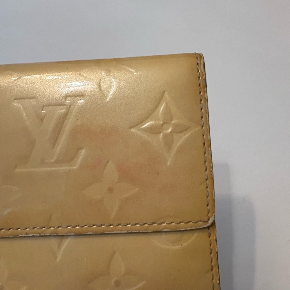 Louis Vuitton‎ Beige International Women's Wallet - Picture 6 of 16